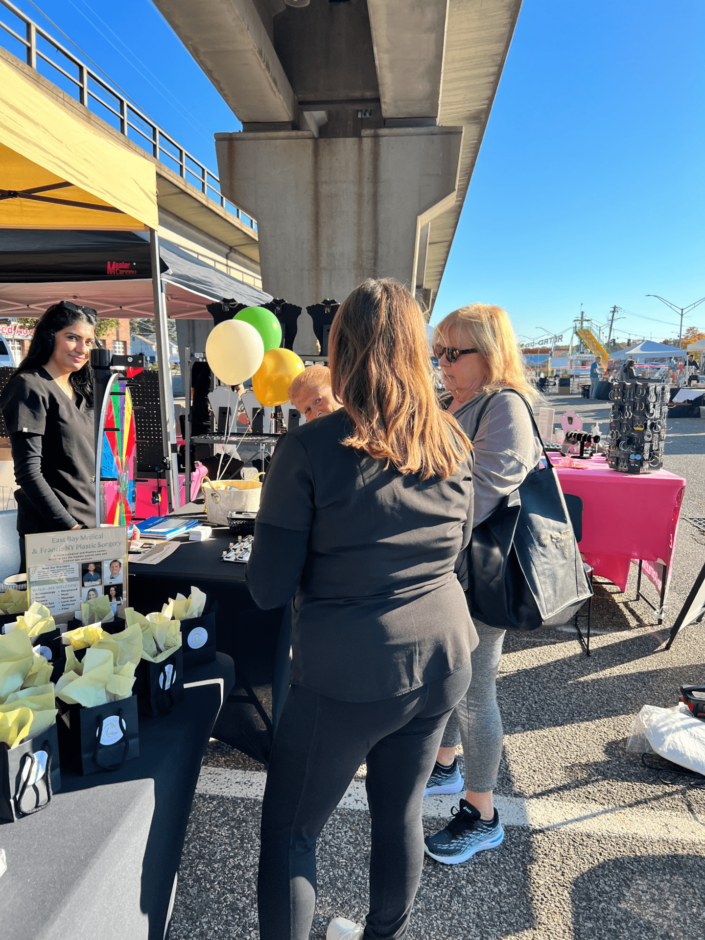 A thing buying the people on the street view stall